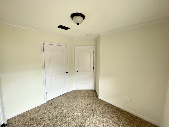 111 Stapleton Dr