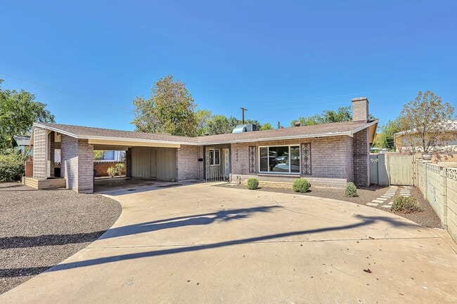 Photo - 3820 Grandview: Spacious 4-bedroom, 2-bath home with large bedrooms and no carpet