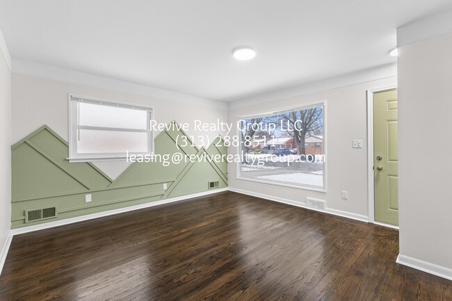 Photo - 7515 Trafalgar St