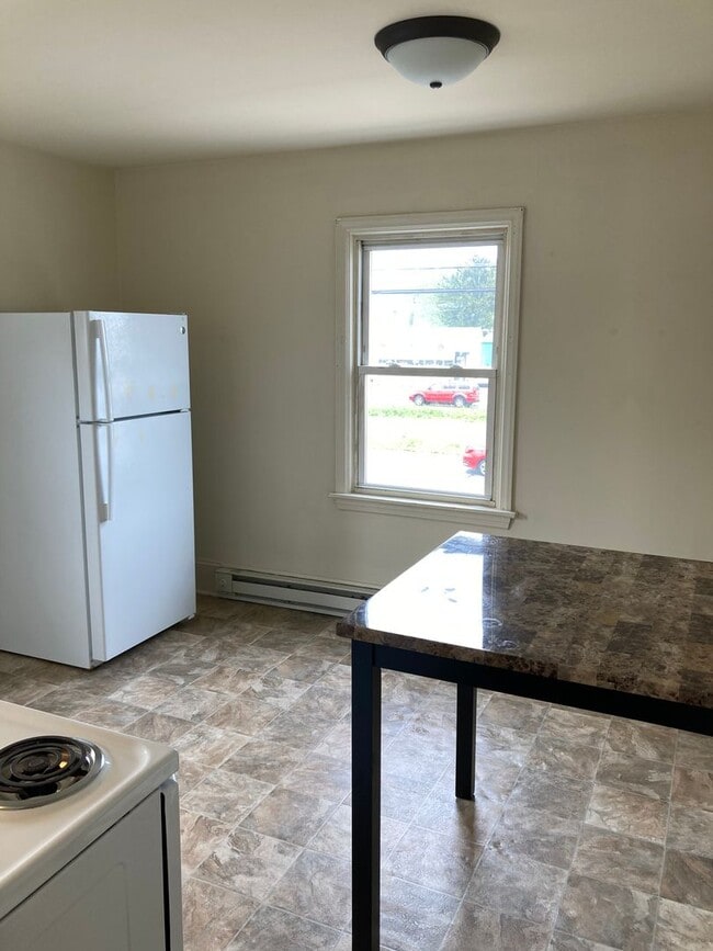 Photo - Second Floor One Bedroom Apartment in Aber...