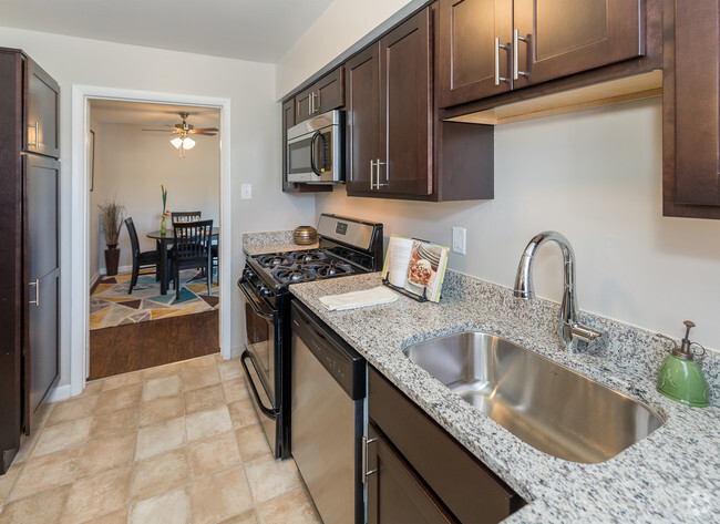 Renovated Kitchen - Carriage Club Apartments