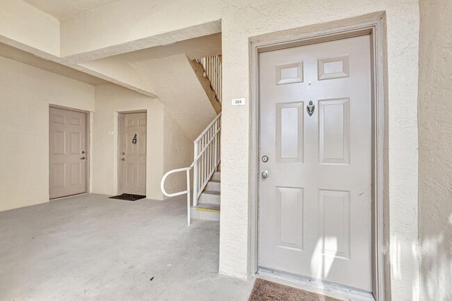 Photo - 2060 Greenview Shores Blvd Unit 304