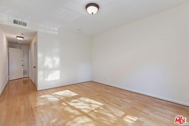 Building Photo - 211 California Ave Unit 301 Rental