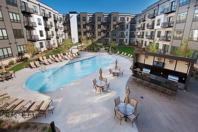 The Residence at the COR Pool and Grills - The Residence at the COR