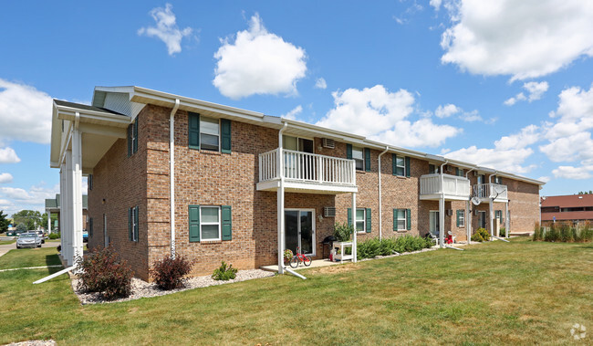 Building Photo - Colonial Court Apartments