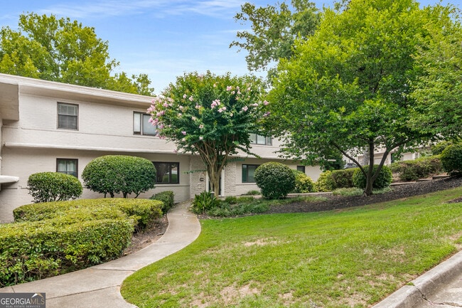 Photo - 96 Ardmore Pl NW Unit APT 3