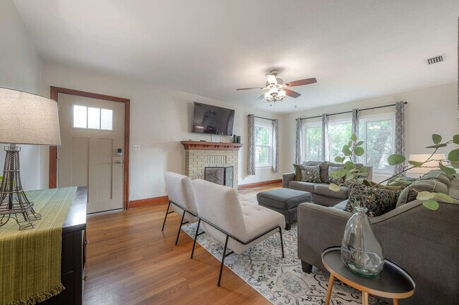 1200 E Paris St Unit SI ID1053141P