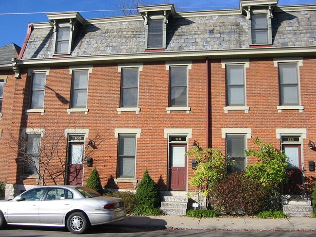 Building Photo - 108 Warren St