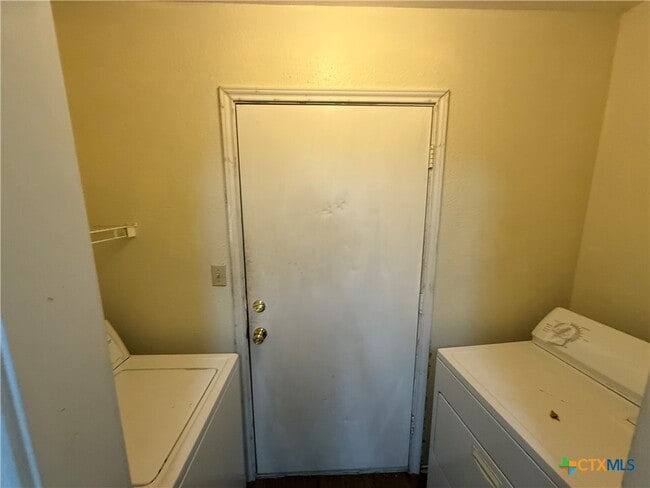 Photo - 1000 Sagewood Trail