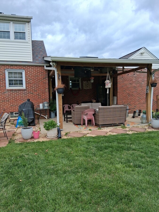 Photo - 7012 Warfield Rd