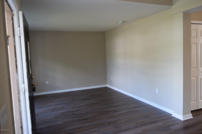 Photo - 458 Fitzsimmons St