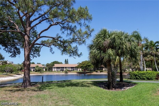 Building Photo - 505 Lake Louise Cir Unit 101