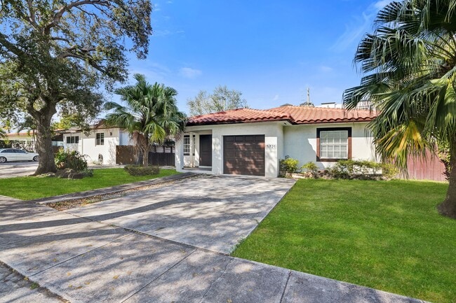 Photo - 5721 SW 11th St