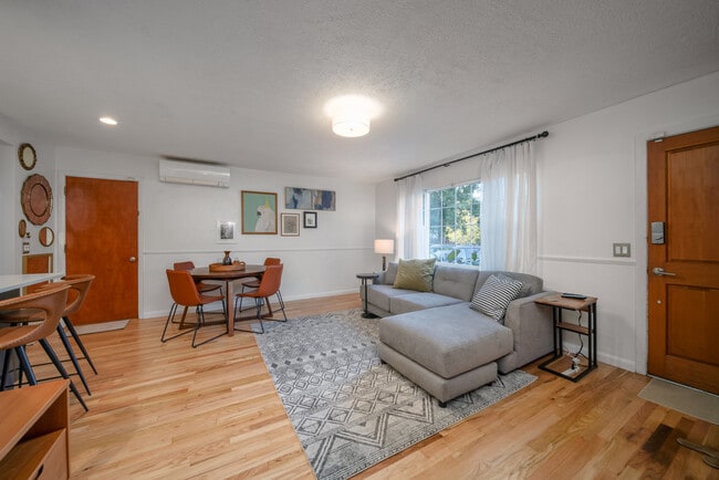 Photo - 4320 SE Lambert St