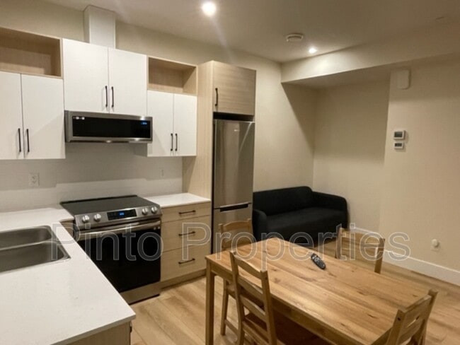 Photo - 8717-8110 110 St NW