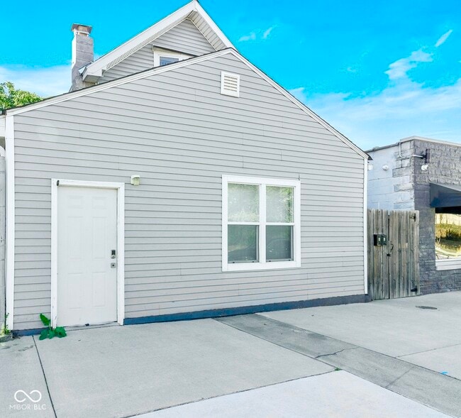Building Photo - 1122 S Meridian St