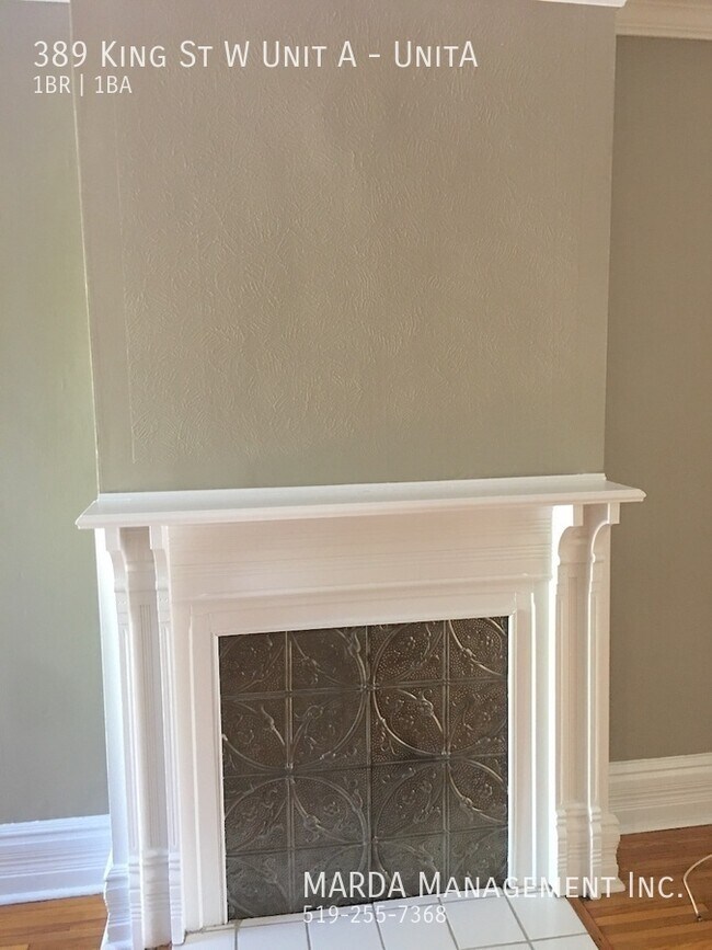 Photo - GORGEOUS MAIN FLOOR 1 BED/1 BATH VICTORIAN APT IN DT CHATHAM + HYDRO Unité A