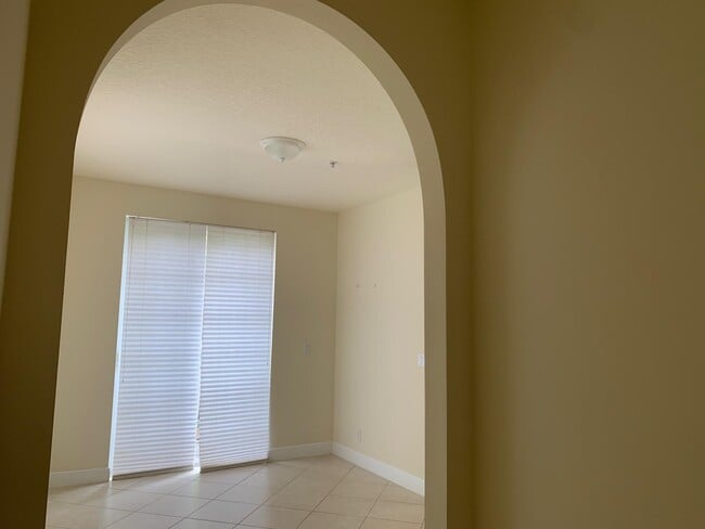 Photo - 141 Morning Dew Cir