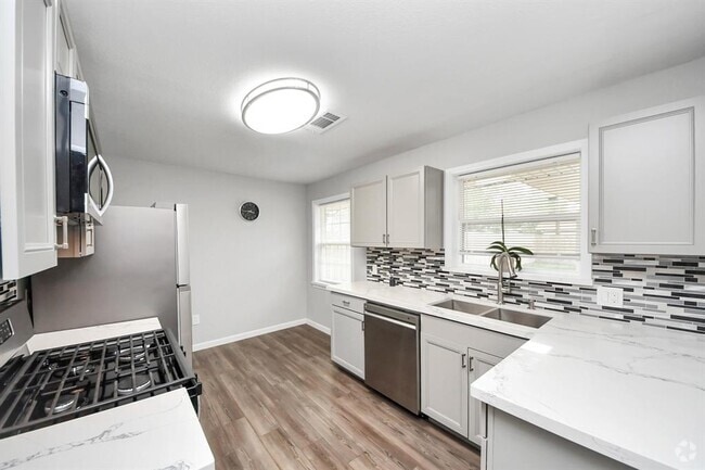 Building Photo - 3111 Tanglebriar Dr Rental