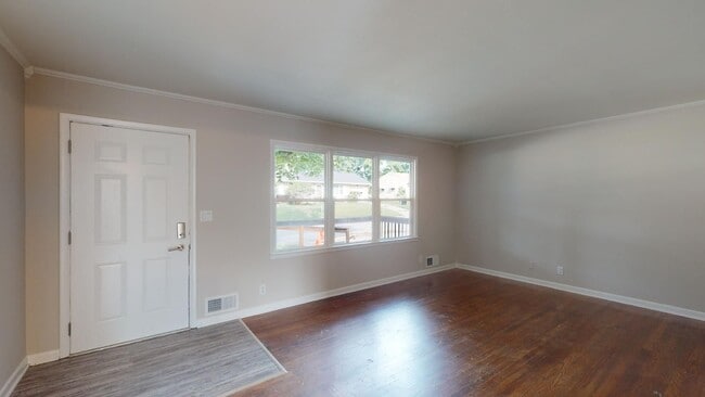 Photo - Ranch home close to Parkway