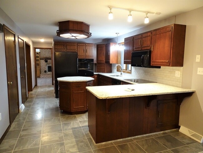 Photo - 2228 Junction Rd