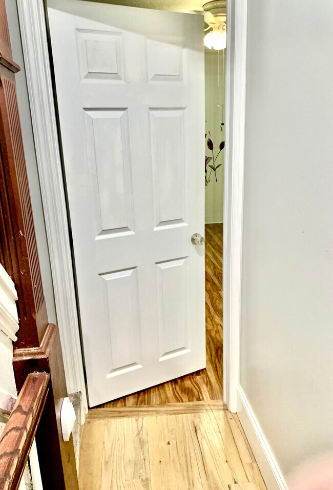 Photo - 174 E Huntingdon St