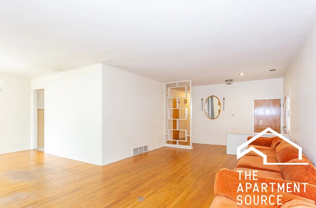 Photo - 7407 N California Ave