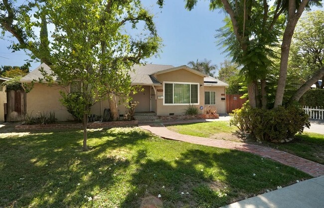Building Photo - 6946 Texhoma Ave Rental