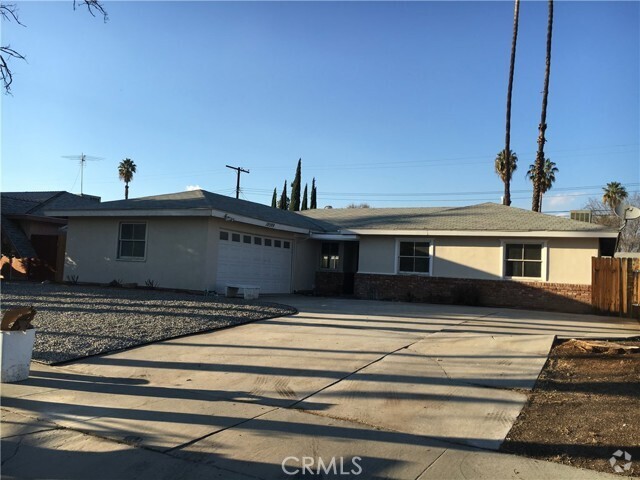 Building Photo - 10599 Cochran Ave Rental