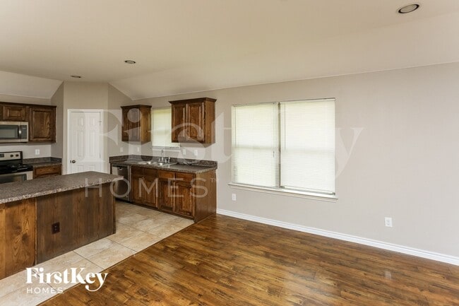 Photo - 623 Hilton Dr