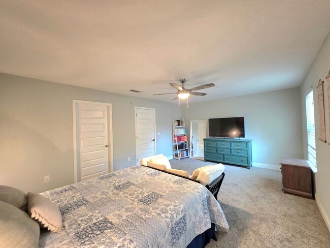 Photo - Splendid 3 Bed/2.5 Bath Home