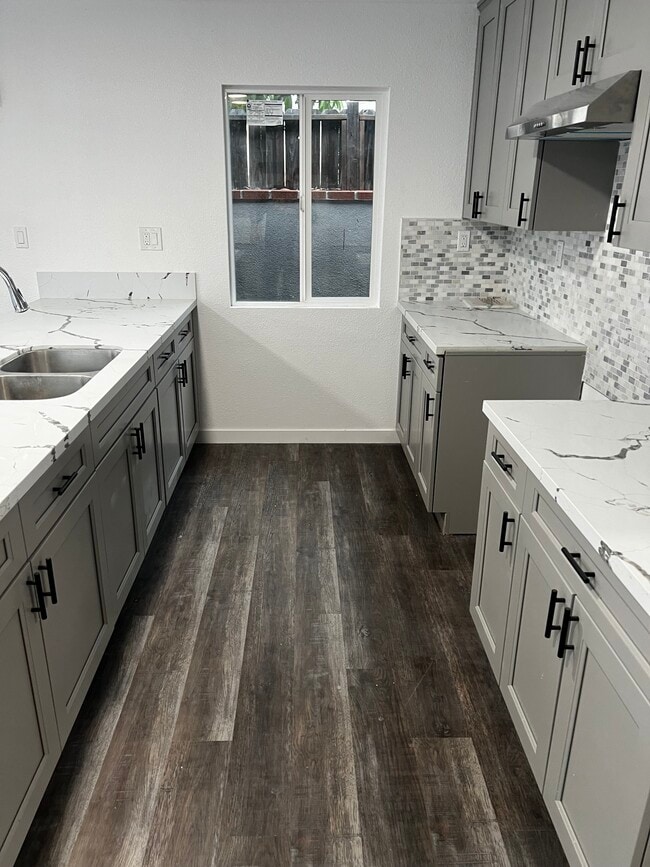 Photo - 2116 Zoe Ave Unidad 2116.5 Zoe Ave.