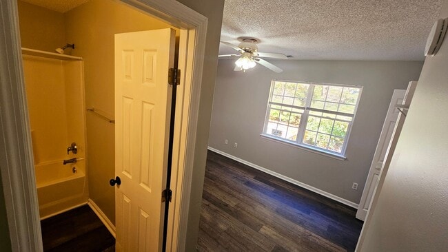 Photo - 2 BR 2.5 BA in Hunters Creek
