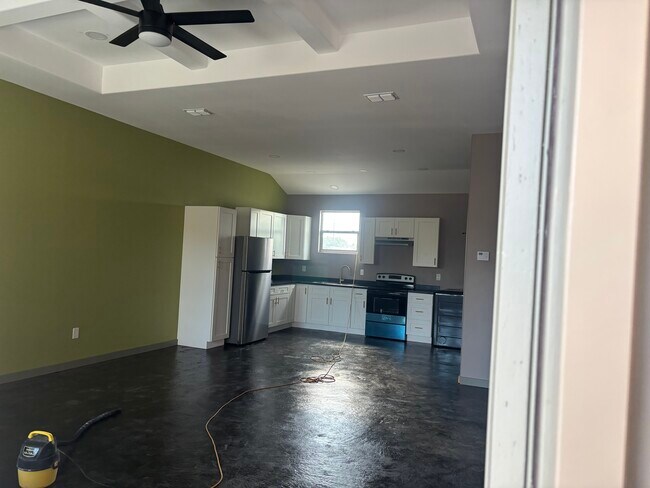 3246 Meadow Ln