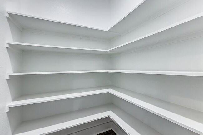 Photo - 4677 Bellfort Ave Unidad B