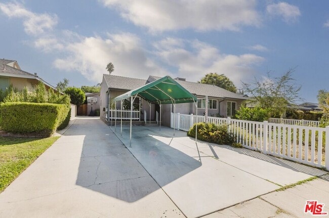 Photo - 9958 Marklein Ave