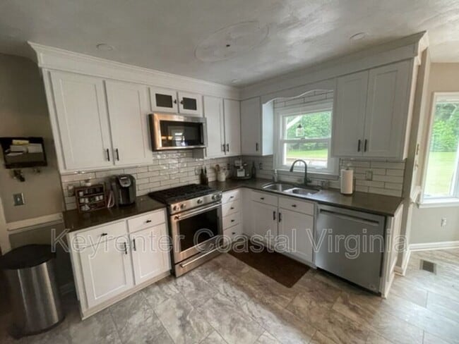 Photo - 1154 Old Oak Ln