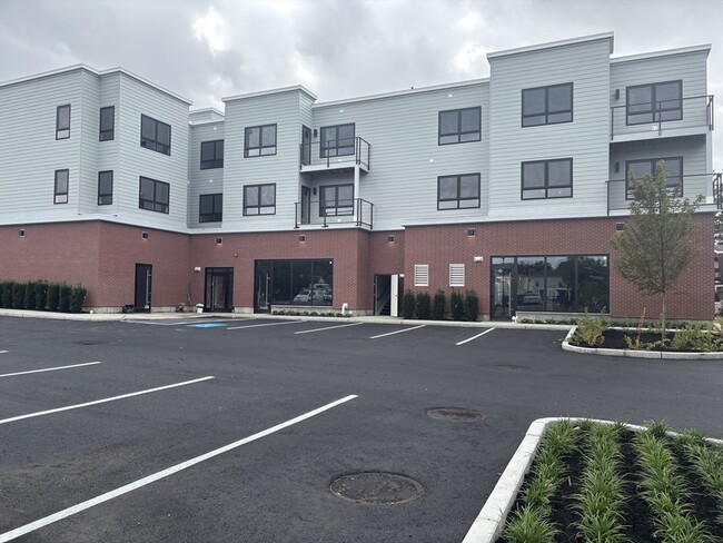 Photo - 1391 Main St Unit 301