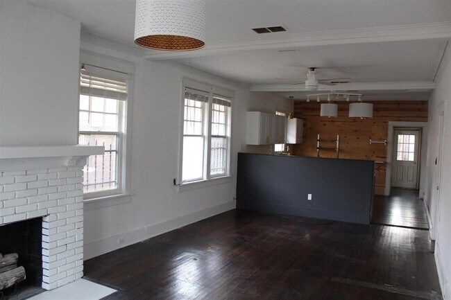 Photo - 1621 Kendale Ave