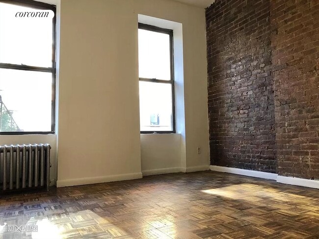Photo - 304 W 21st St Apartamento