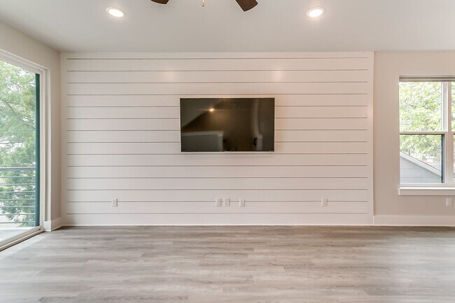 Photo - 3210 Forest Park Blvd