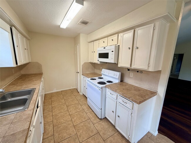 Photo - 15811 Nutcracker Ct