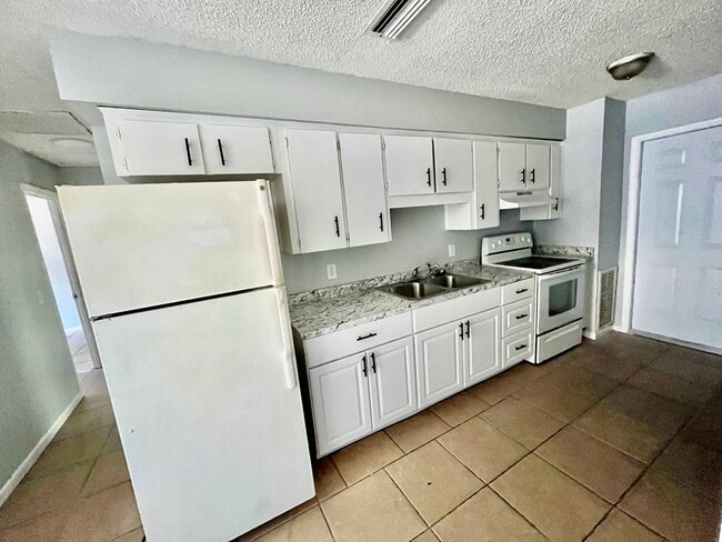 Photo - 911 N Iowa Ave Unit 911 N. Iowa Ave Apartment 3