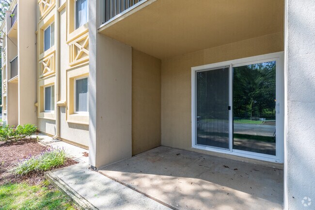 2BR, 1BA - 1,055SF