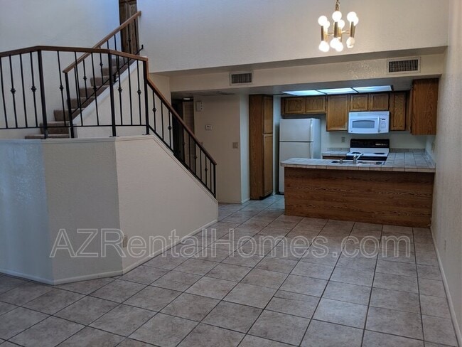 Photo - 609 E Mesquite Cir