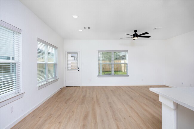 Photo - 2039 Longmire Villas Ct