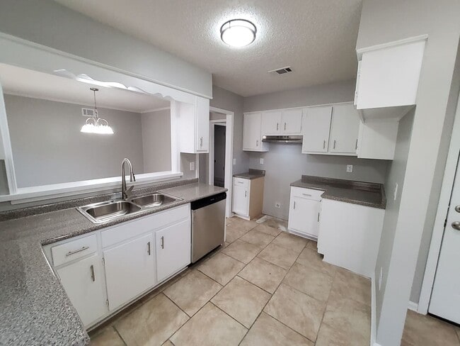 Photo - 5233 Breckenwood Dr