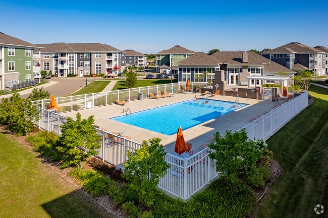 Swimming Pool - Parkway Flats