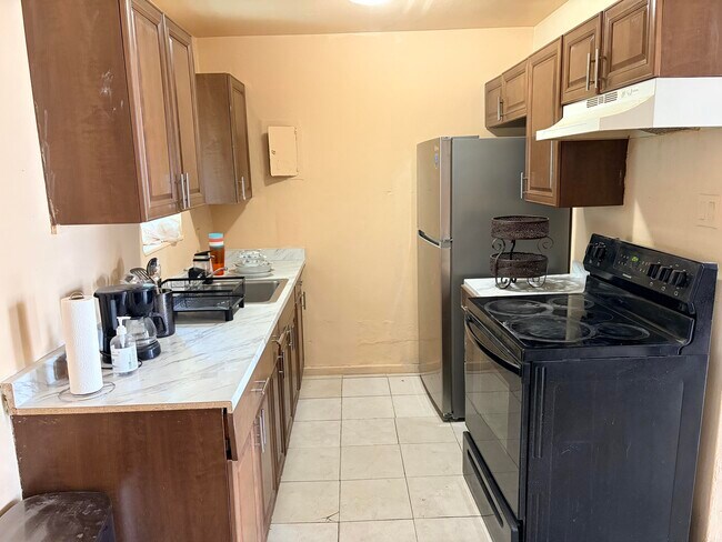 2033 Longwood Rd