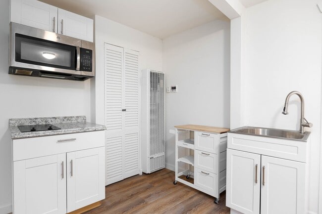 Photo - Beautiful renovated studio now available in San Diego!